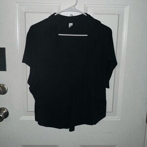 Old Navy cropped v neck ribbed tee